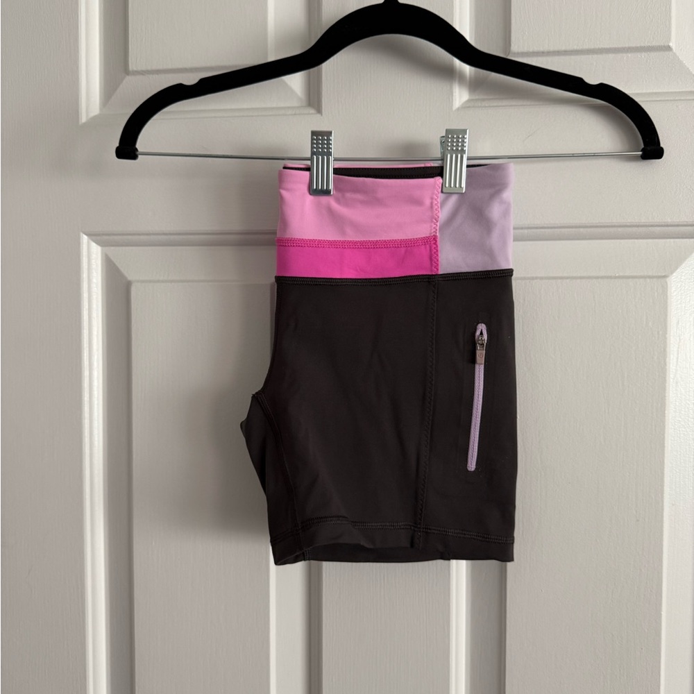 lululemon athletica Fast Track Short II - Size 6